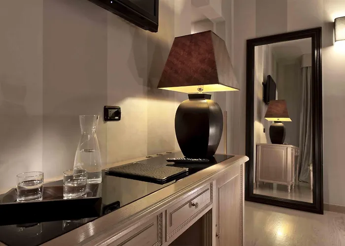 C ホテルズ アンバシアトリ 4* フィレンツェ