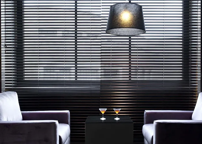 C ホテルズ アンバシアトリ