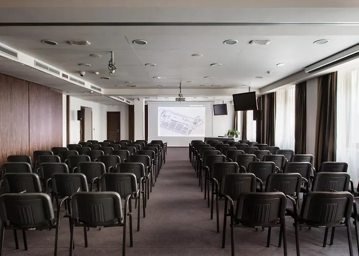 C ホテルズ アンバシアトリ 4* フィレンツェ