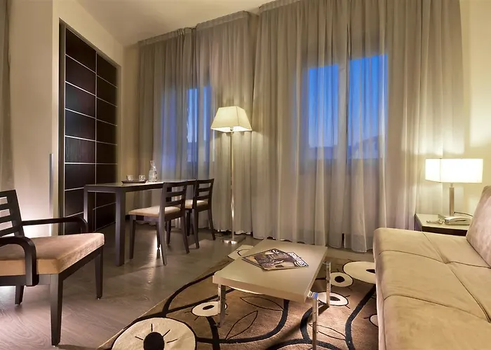 C ホテルズ アンバシアトリ 4* フィレンツェ